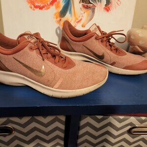 Women's NIKE Flex Experience blush colored running shoes size 8 Lace up